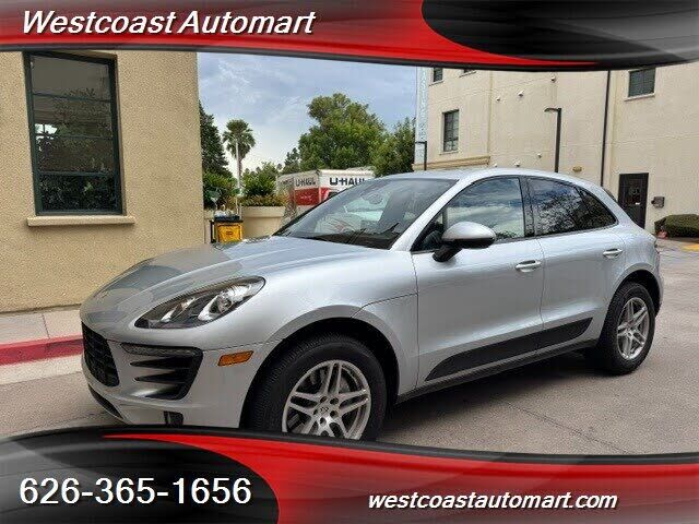 2017 PORSCHE Macan