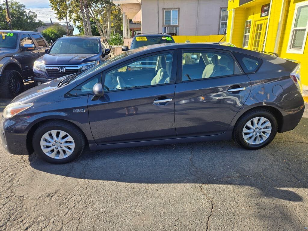 2013 TOYOTA Prius