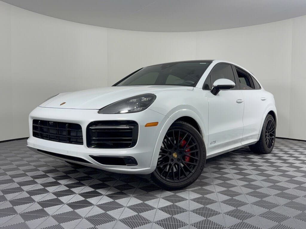 2022 PORSCHE Cayenne