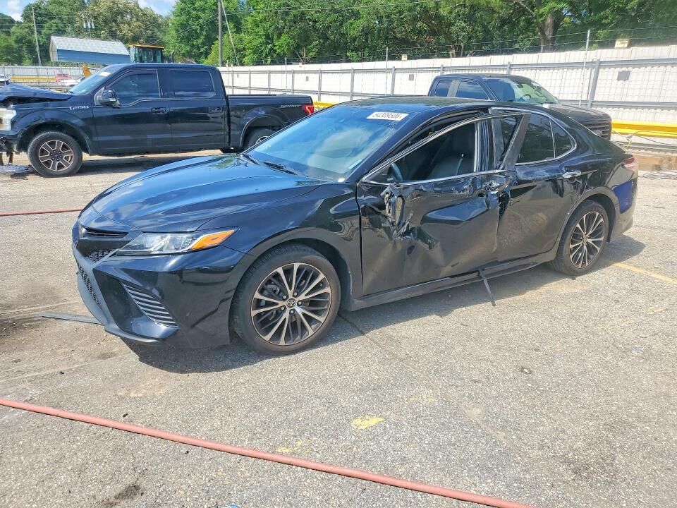 2020 TOYOTA Camry