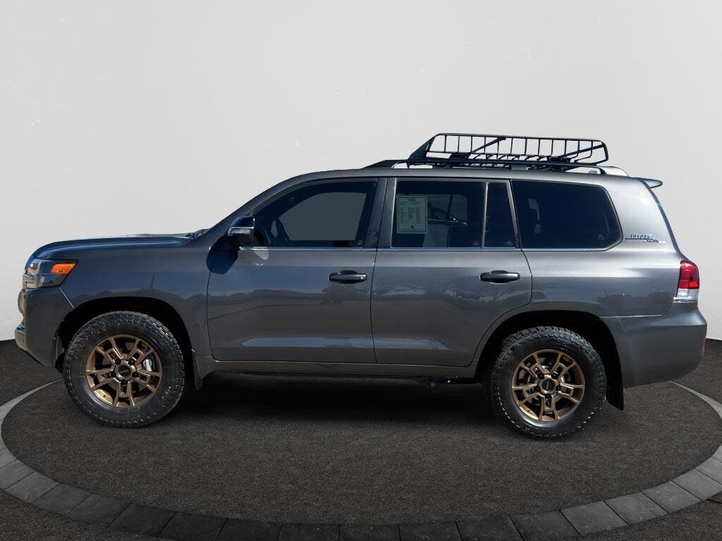 2021 TOYOTA Land Cruiser