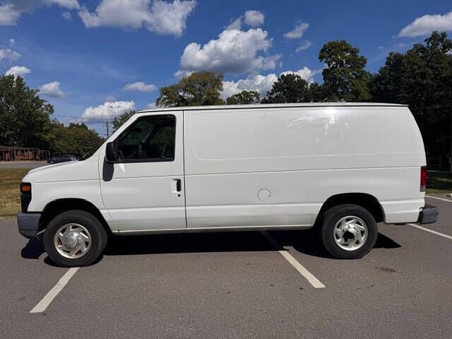 2011 FORD E-150