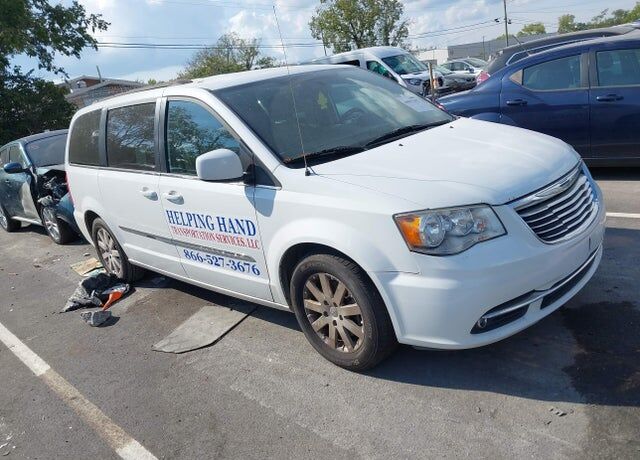 2016 CHRYSLER Town and Country