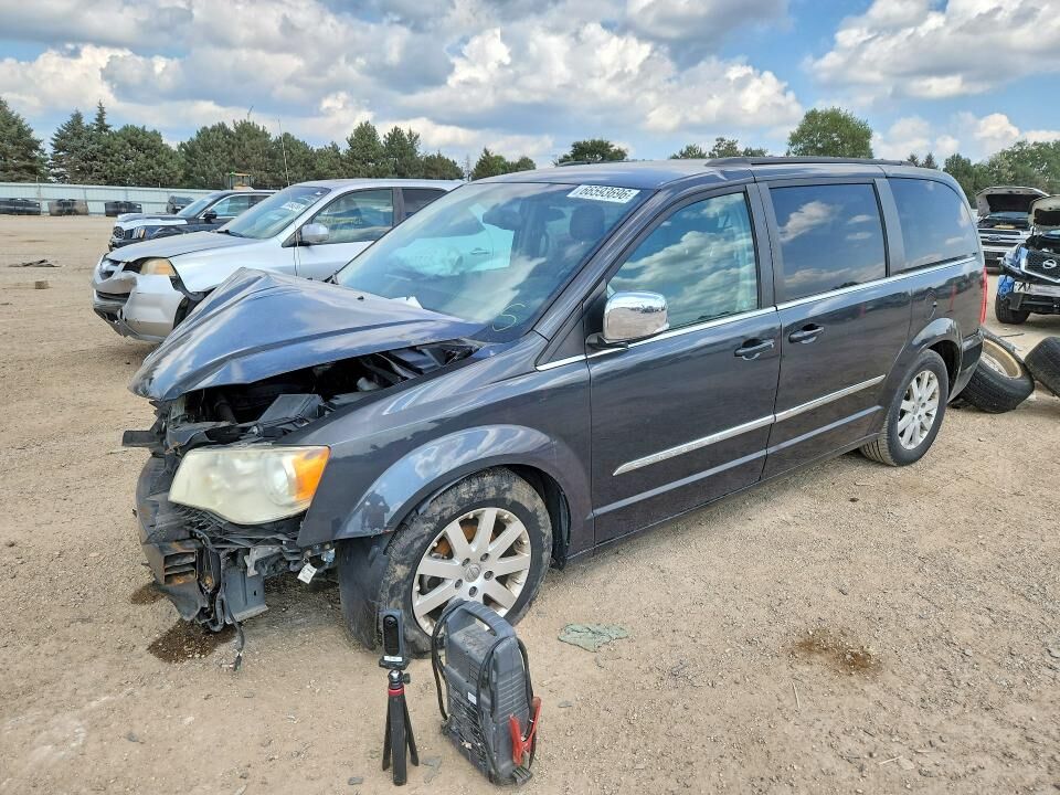 2011 CHRYSLER Town and Country