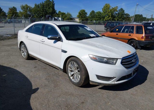 2013 FORD Taurus