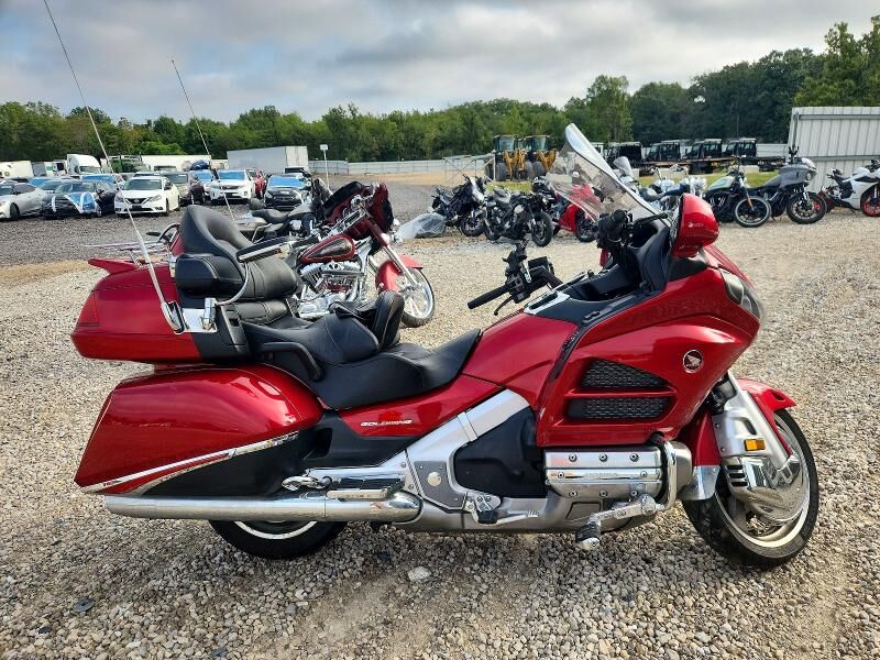 2016 HONDA GL1800