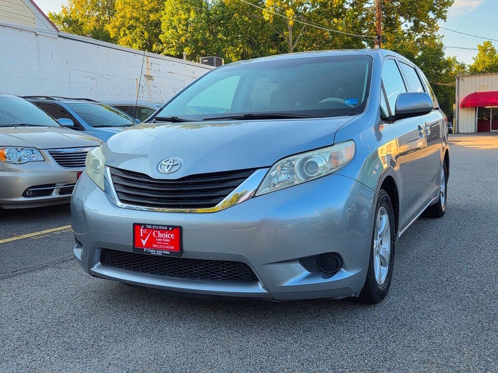 2011 TOYOTA Sienna