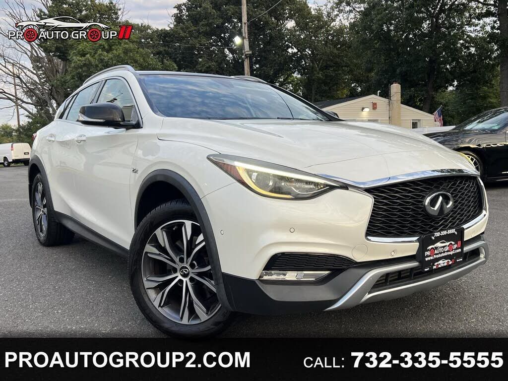2017 INFINITI QX30