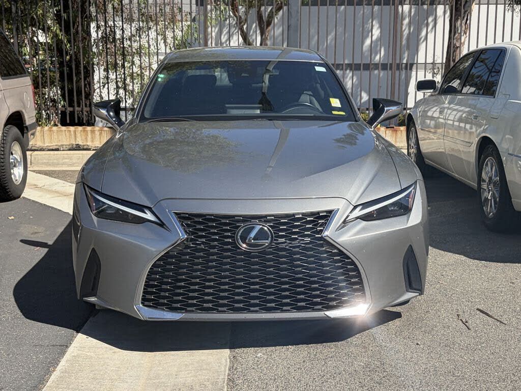 2021 Lexus IS