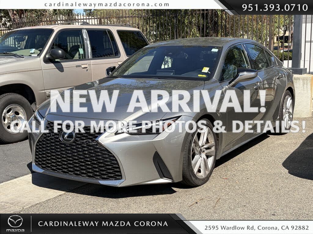 2021 LEXUS IS