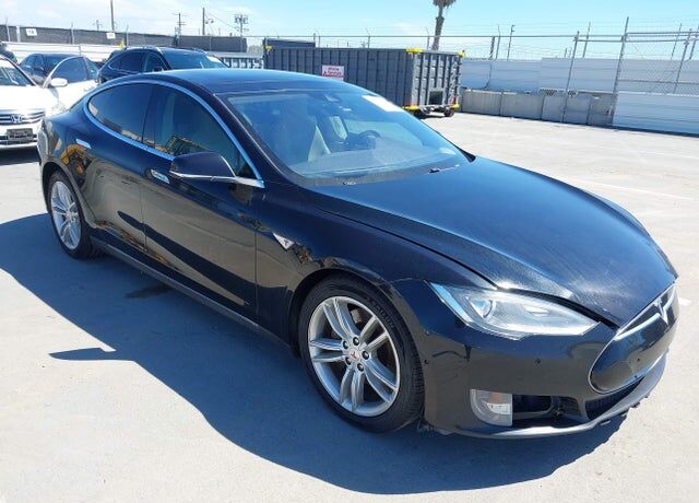2016 TESLA Model S
