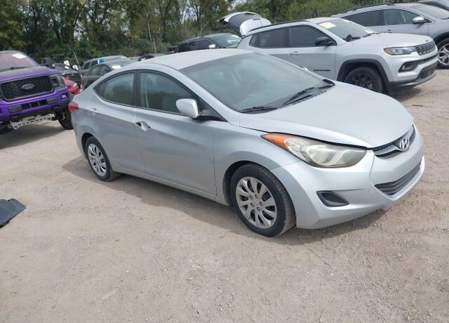 2011 HYUNDAI Elantra