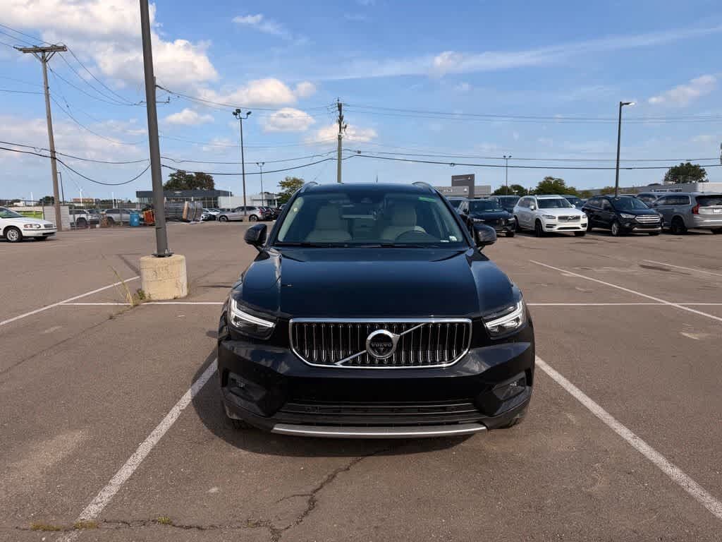 2020 VOLVO XC40