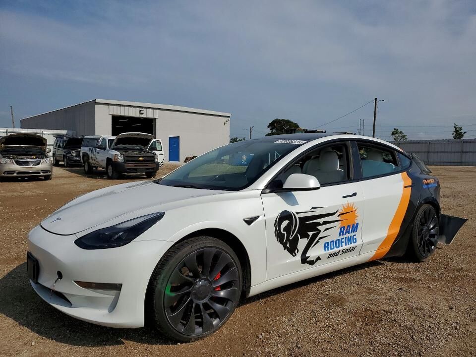 2023 TESLA Model 3