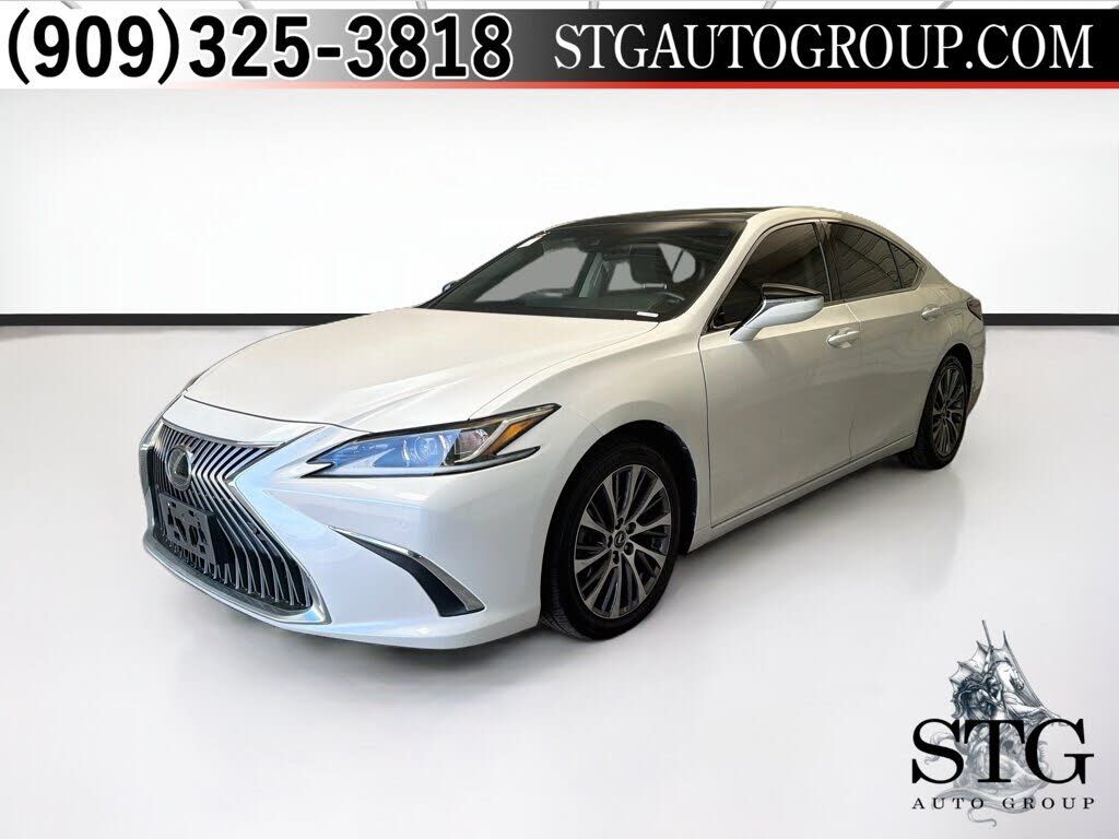 2020 LEXUS ES