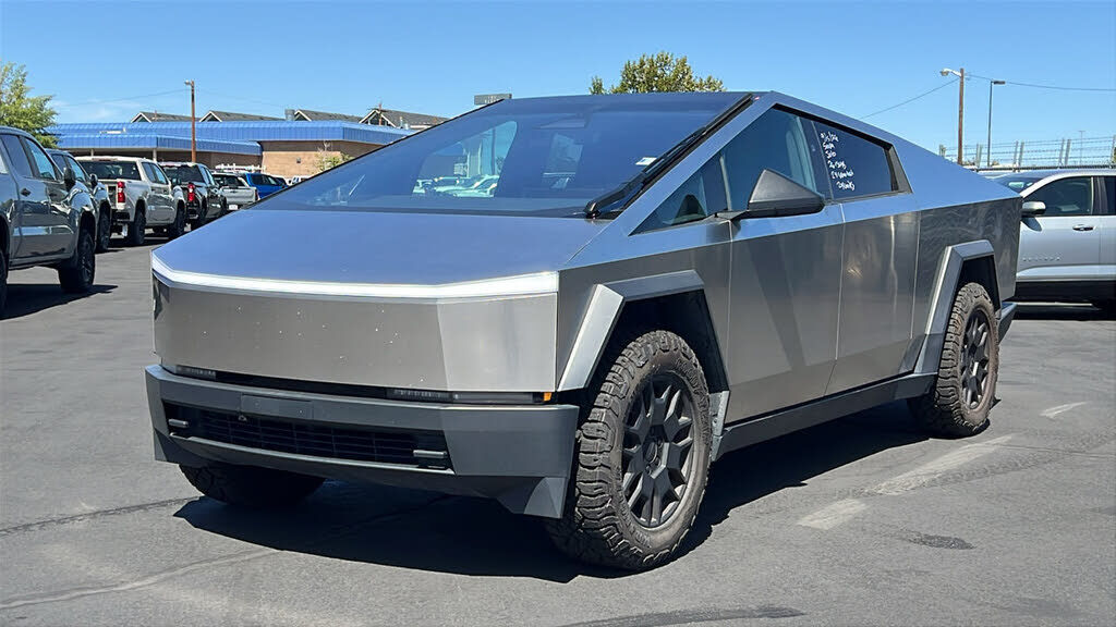 2024 TESLA Cybertruck