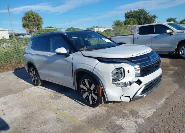 2025 MITSUBISHI Outlander