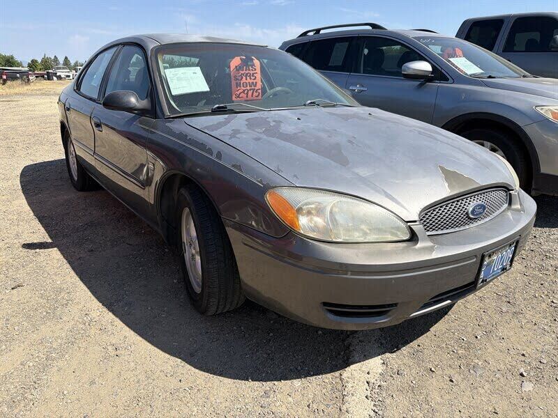 2004 FORD Taurus
