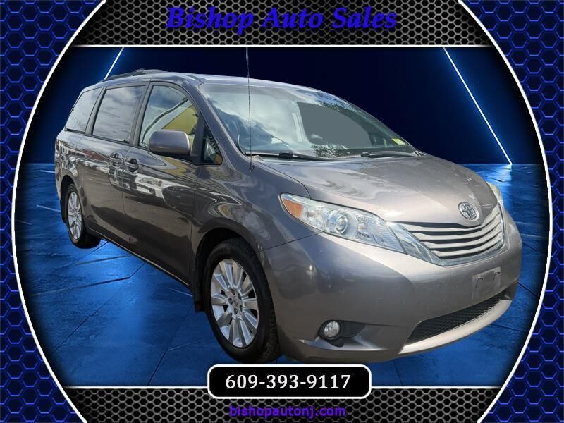 2013 TOYOTA Sienna