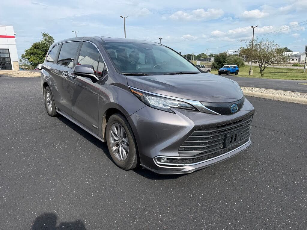 2021 TOYOTA Sienna