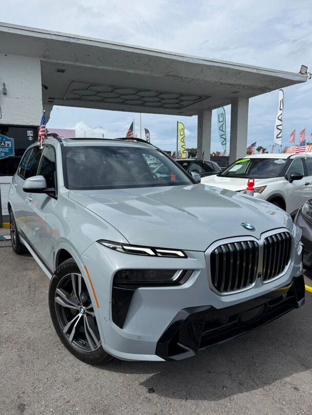 2025 BMW X7