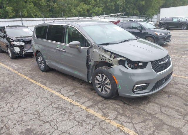 2022 CHRYSLER Pacifica
