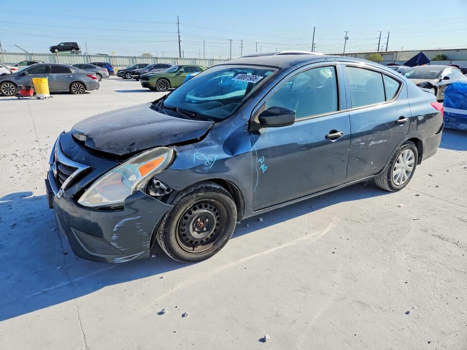 2017 NISSAN Versa