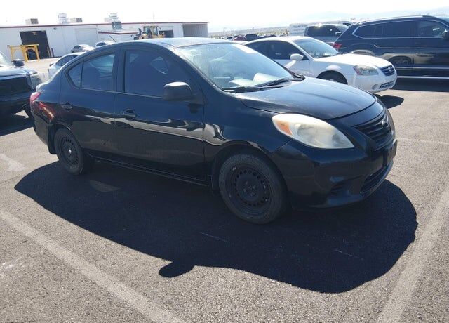 2012 NISSAN Versa