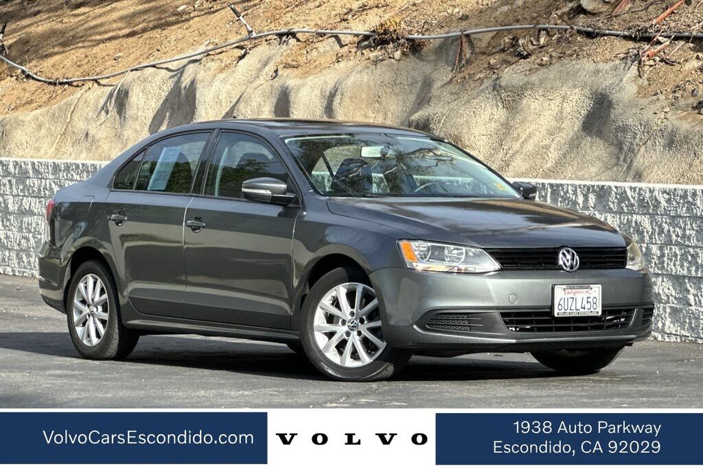 2012 VOLKSWAGEN Jetta