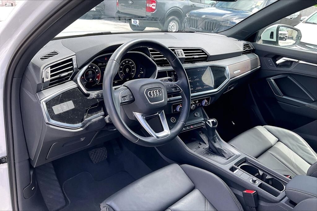 2023 Audi Q3