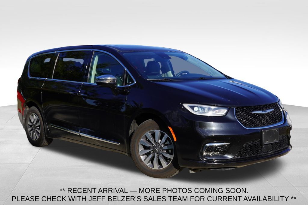2023 CHRYSLER Pacifica