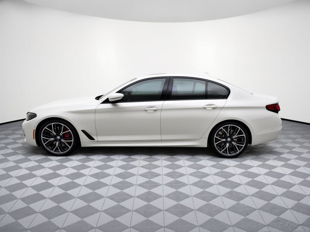 2023 BMW M550i