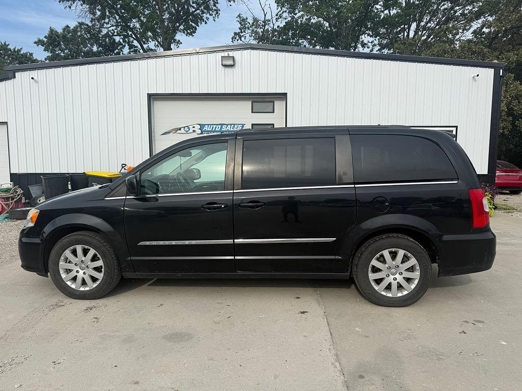 2014 CHRYSLER Town and Country