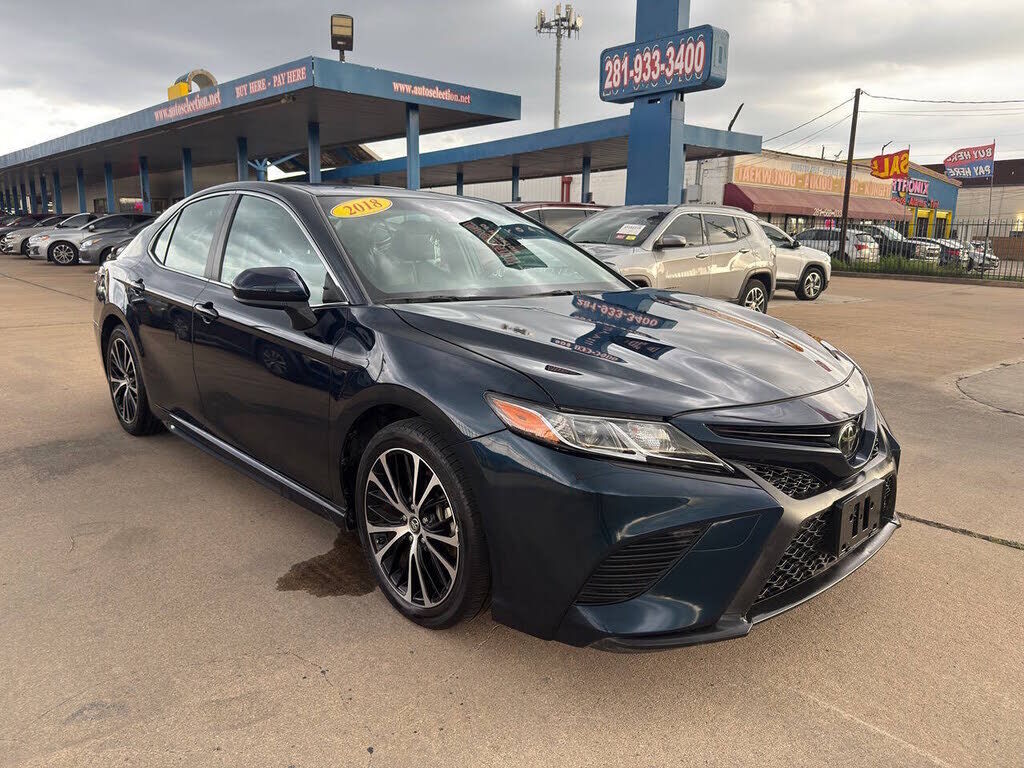 2018 TOYOTA Camry