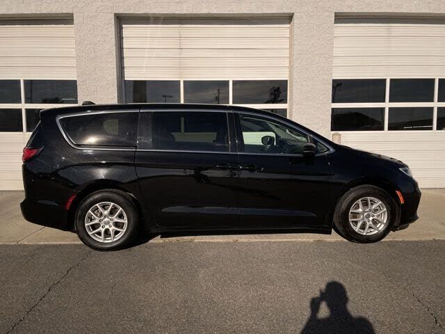 2024 CHRYSLER Pacifica