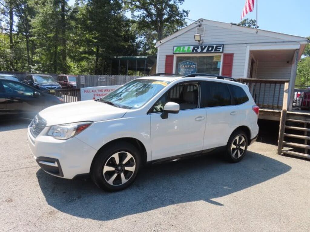 2017 SUBARU Forester
