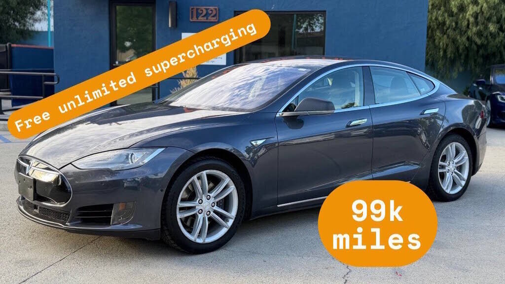 2015 TESLA Model S