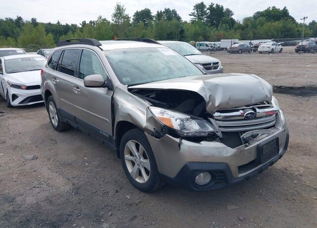 2014 SUBARU Outback