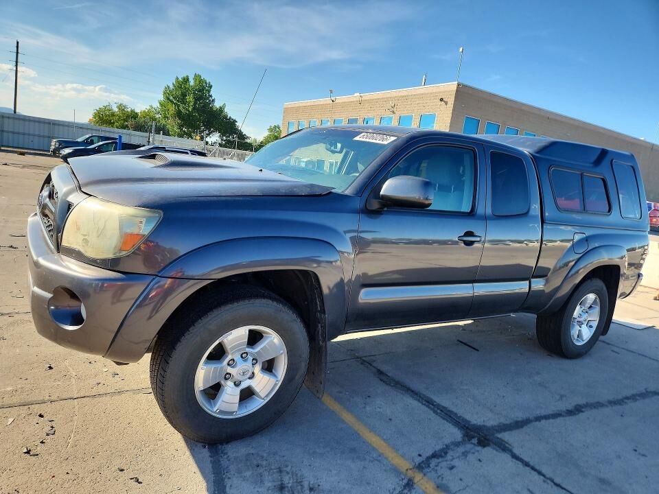 2011 TOYOTA Tacoma