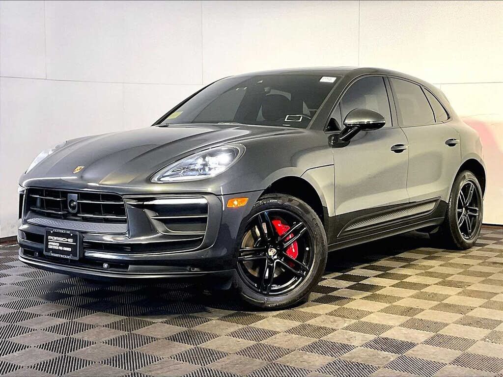 2024 PORSCHE Macan