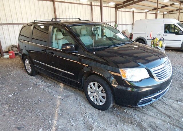 2015 CHRYSLER Town and Country