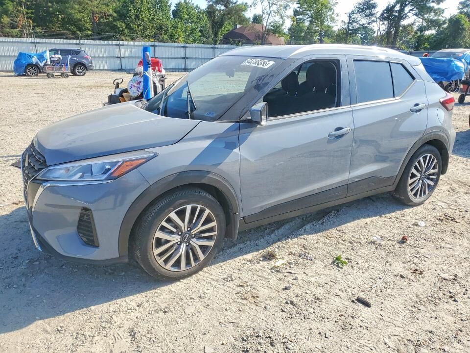 2023 NISSAN Kicks