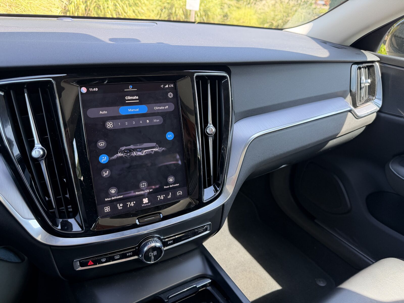 2025 VOLVO S60