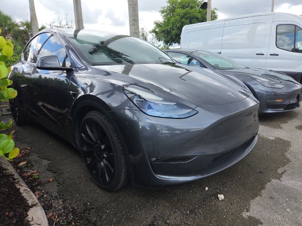 2023 TESLA Model Y