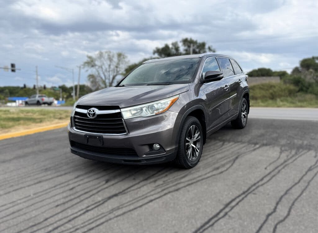 2016 TOYOTA Highlander