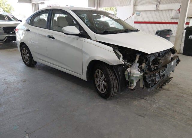 2012 HYUNDAI Accent