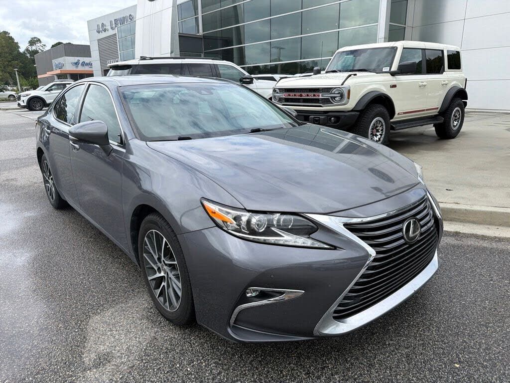 2017 LEXUS ES