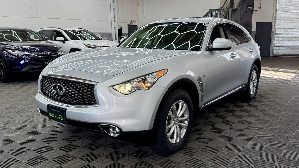 2017 INFINITI QX70