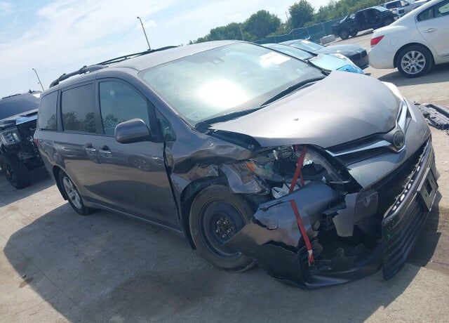 2019 TOYOTA Sienna