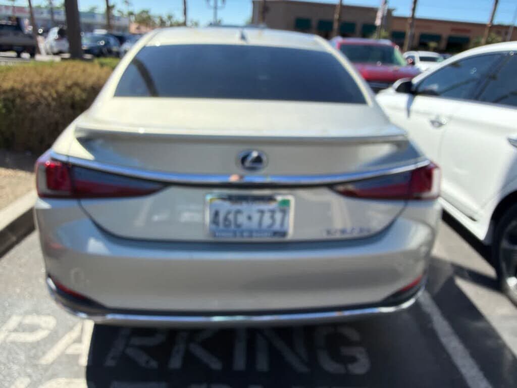 2019 Lexus ES